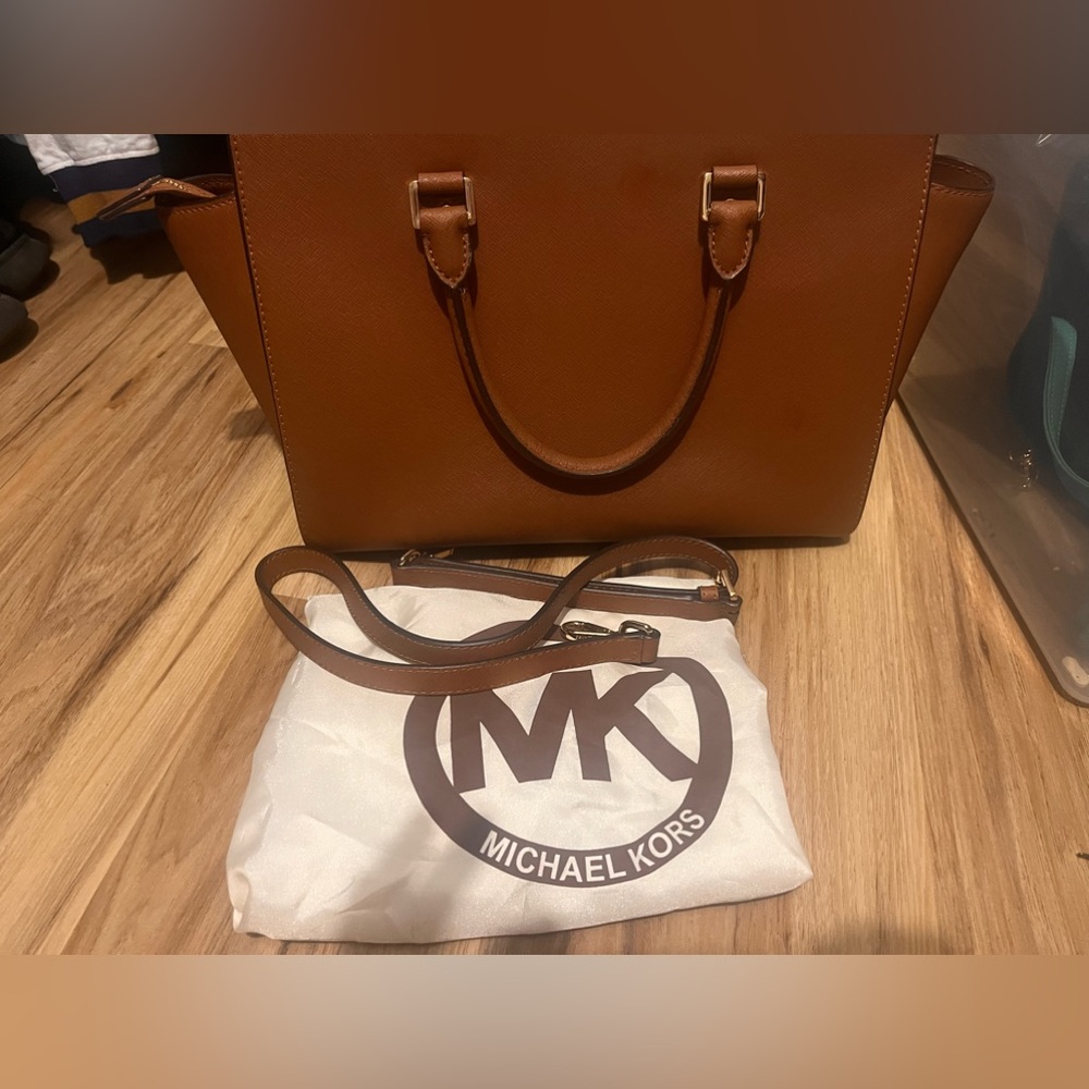 Michael Kohrs leather handbag in camel Used but in great condition! - Picture 3 of 3